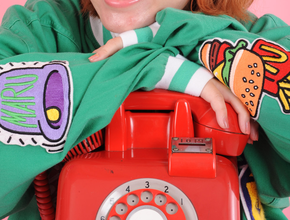 本格派な写真を撮りたい方には有料でヘアメイクもお願いできますよ。