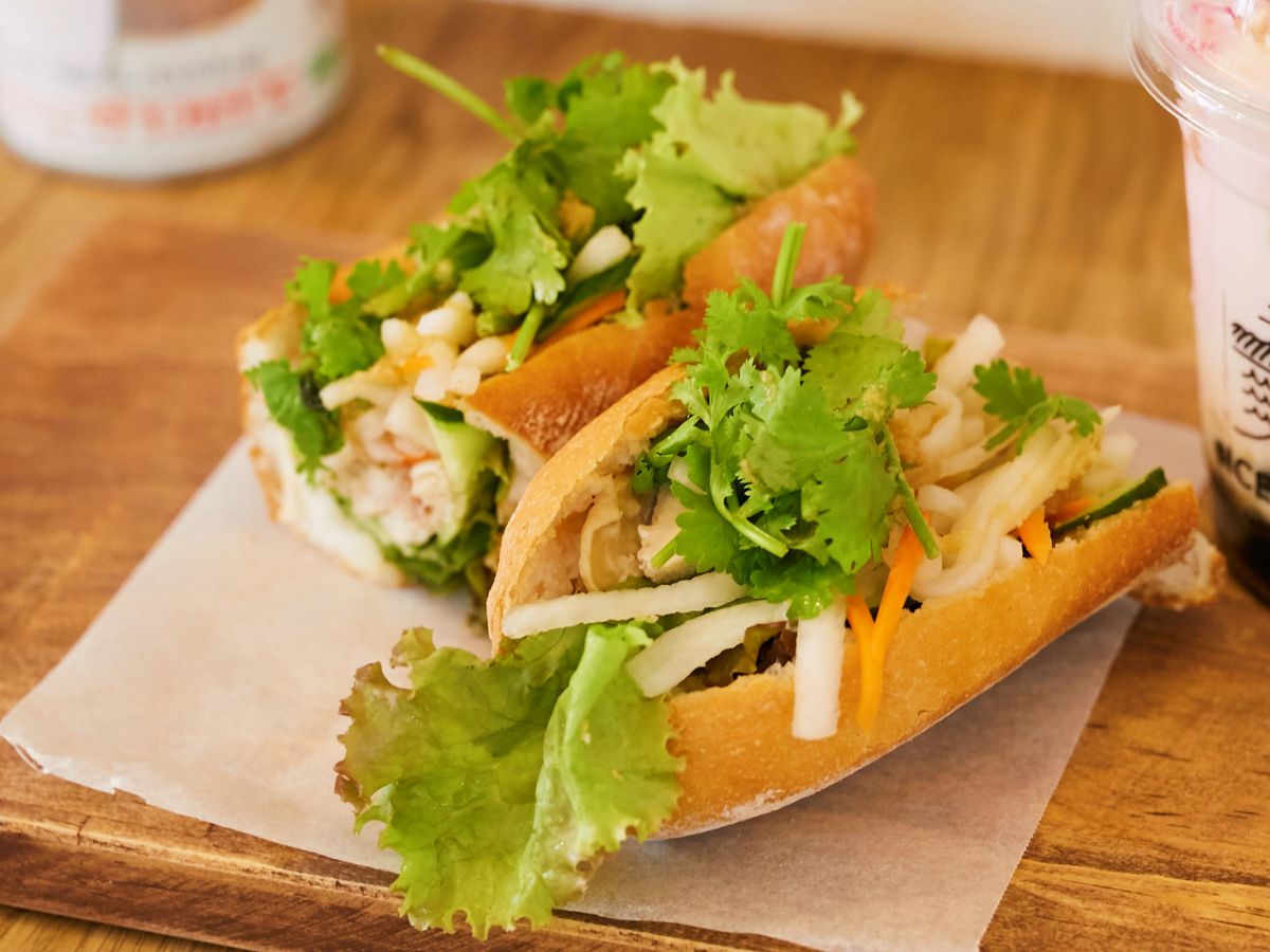 店内で食べる場合はこんな風にカットしてくれます！