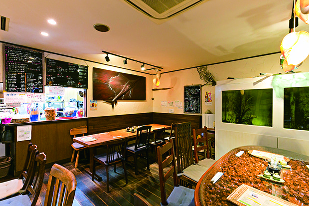 落ち着いた雰囲気の店内