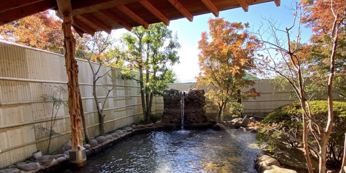 紅葉×温泉の無敵タッグを都内から日帰りで楽しめるスポット3選