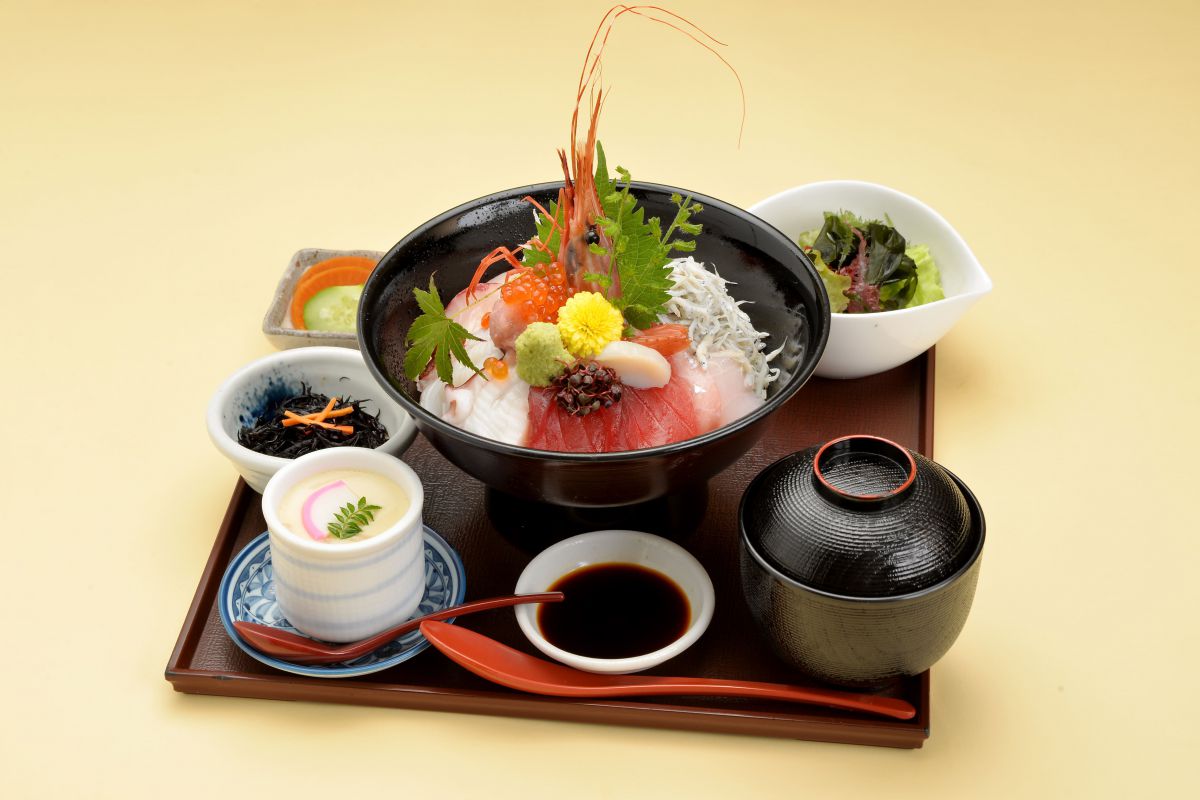 1番人気の「大名海鮮丼(1850円税込)」