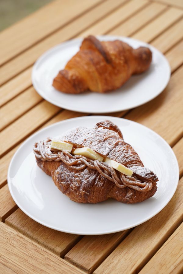 モンブランバタークロワッサン350円 クロワッサン200円