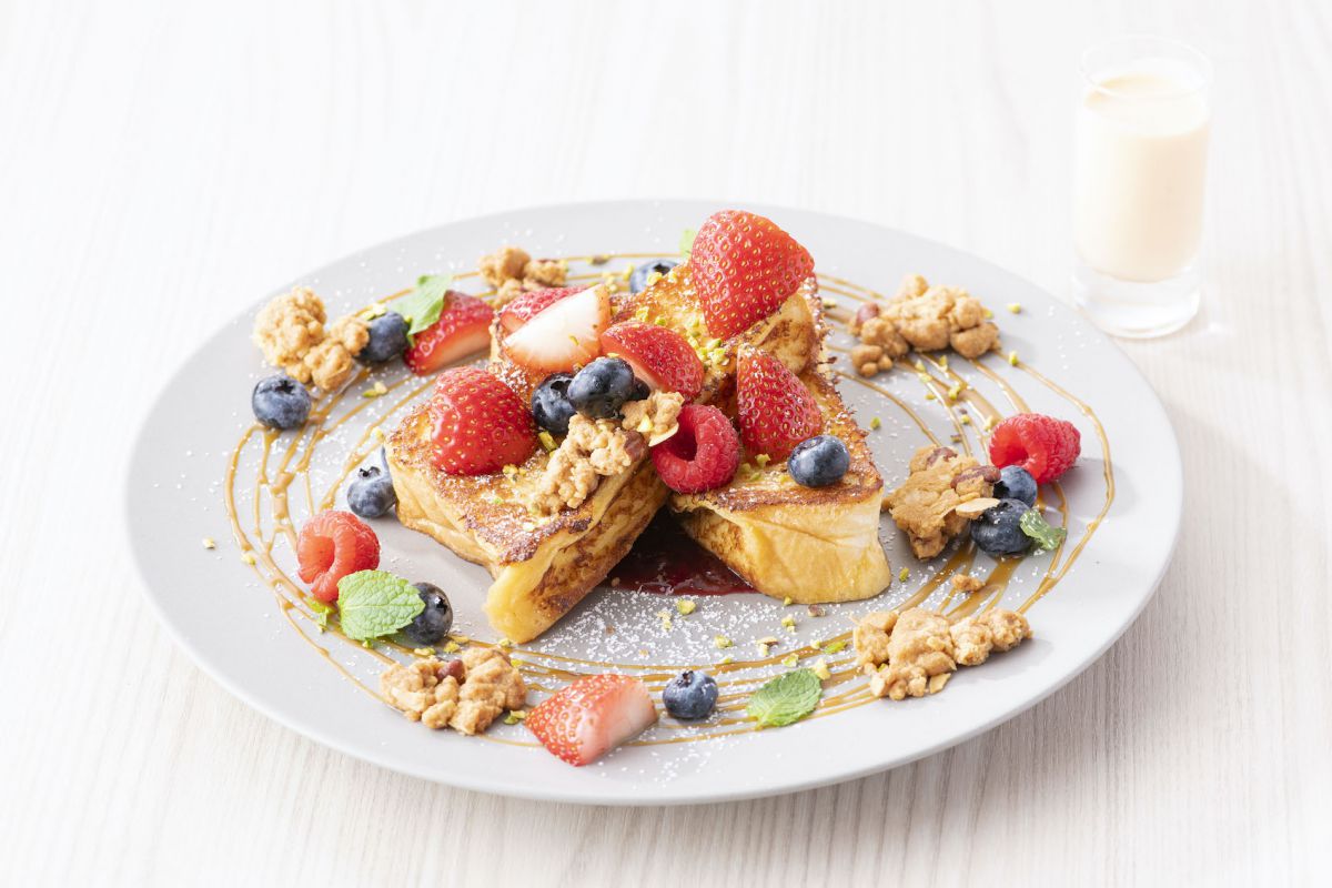 「サラベス」名古屋店限定！最高級食パン「い志かわ」コラボのベリーカスタードフレンチトーストに注目