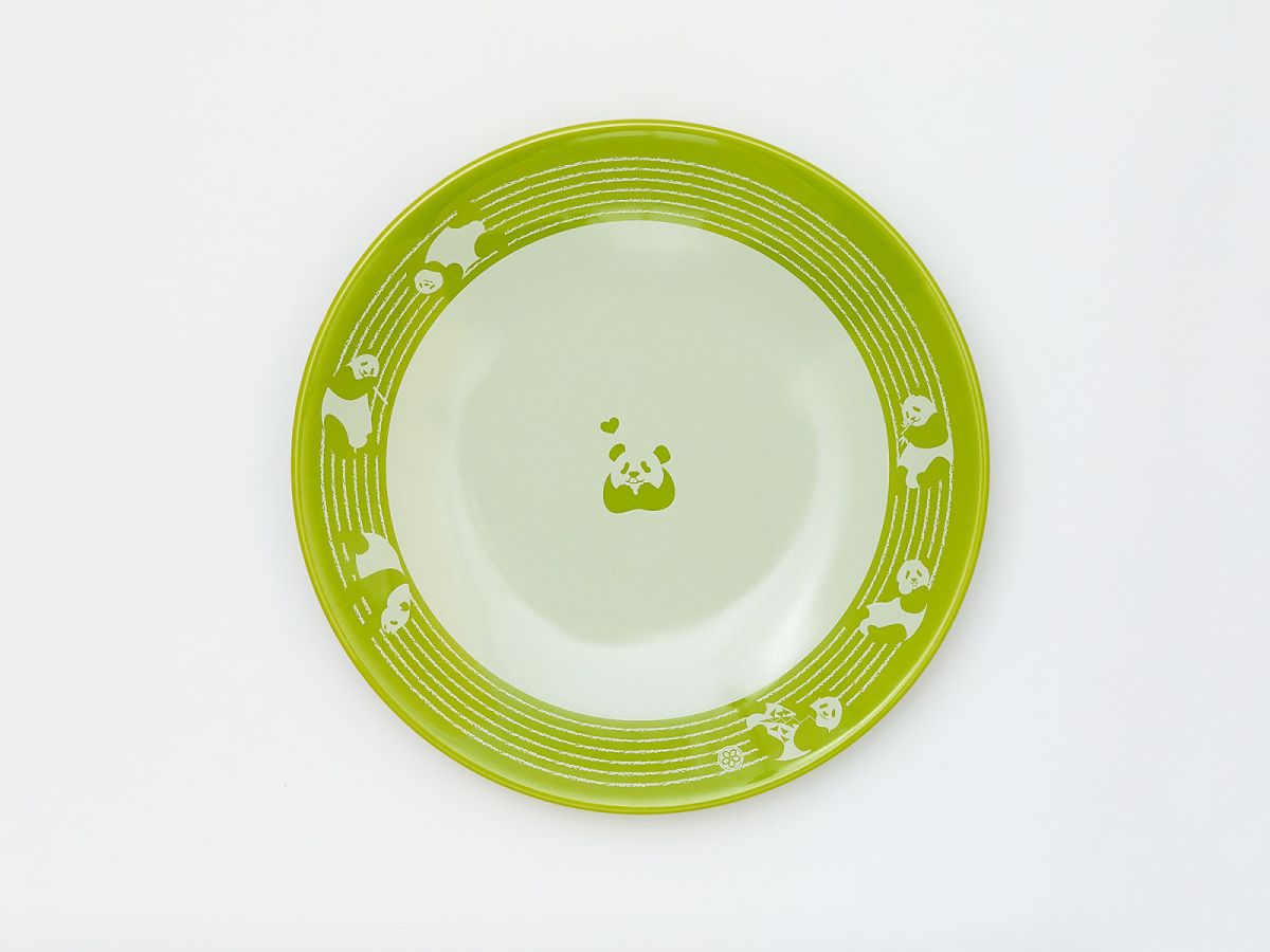 12月上旬発売の「上野パンダファミリー いっぷくプレート」サイズ：直径163×高さ22mm