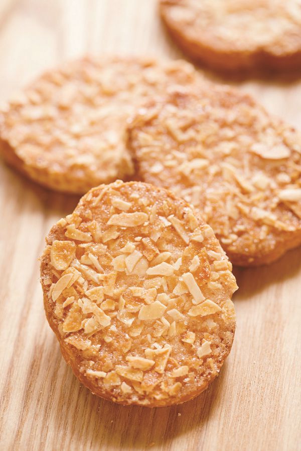 箱根ラスク キャラメル・アマンド」(8枚入560円税込)