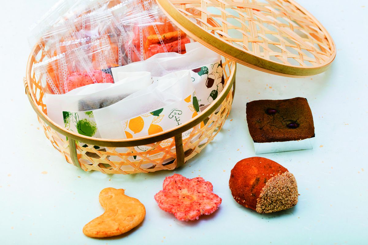 果子ケーキ3個、おせんべい10枚セット2808円