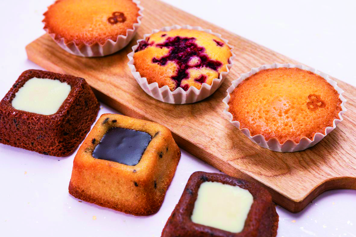 ティグレ1個324円（手前）、バターマドレーヌ1個165円、フランボワーズマドレーヌ1個254円