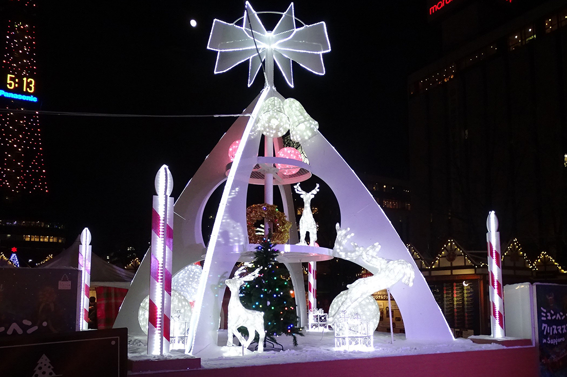 大通2丁目会場 クリスマスオブジェ「Gift of Snow」 ※写真は昨年の様子です