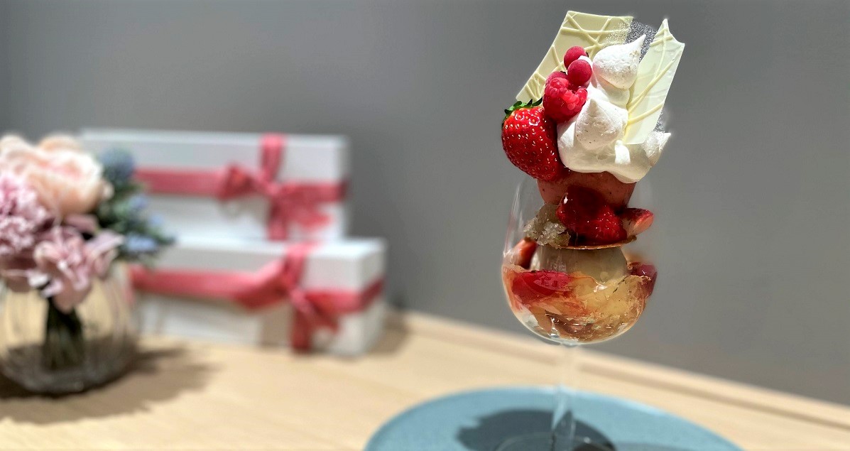 ビューティーコネクションギンザ　フルーツサロンいちごパフェ