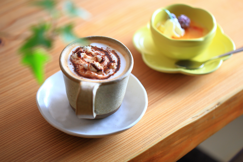 マシュマロチョコレートラテ660円、クリームブリュレ330円