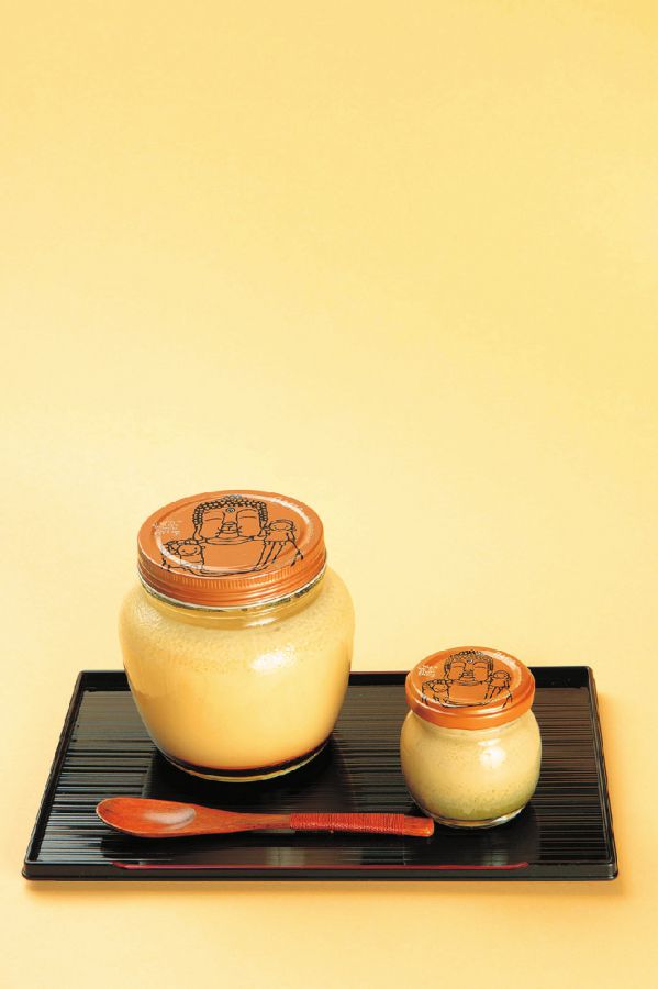 まほろば大仏プリン・大864円、小378円