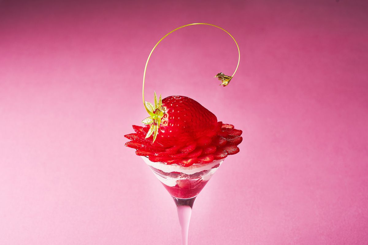 「いちご飴のパフェ」2500円（サービス料、税金別）※ニューヨークラウンジのみの提供