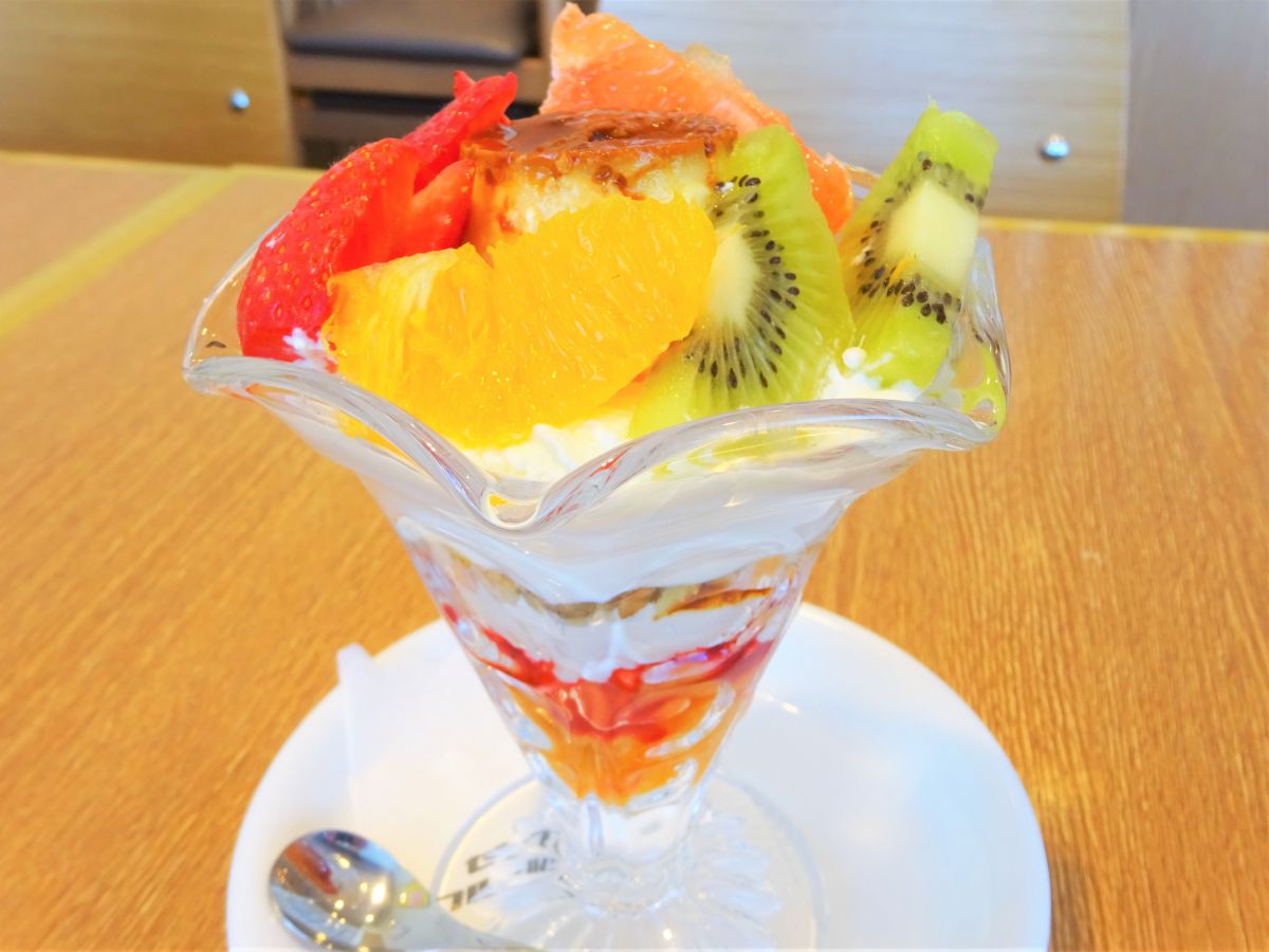 プリンアラモードパフェ  1078円