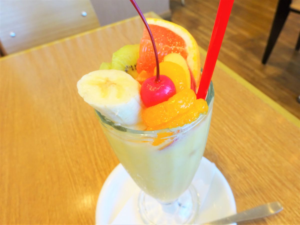 ロイヤルミックスジュース748円