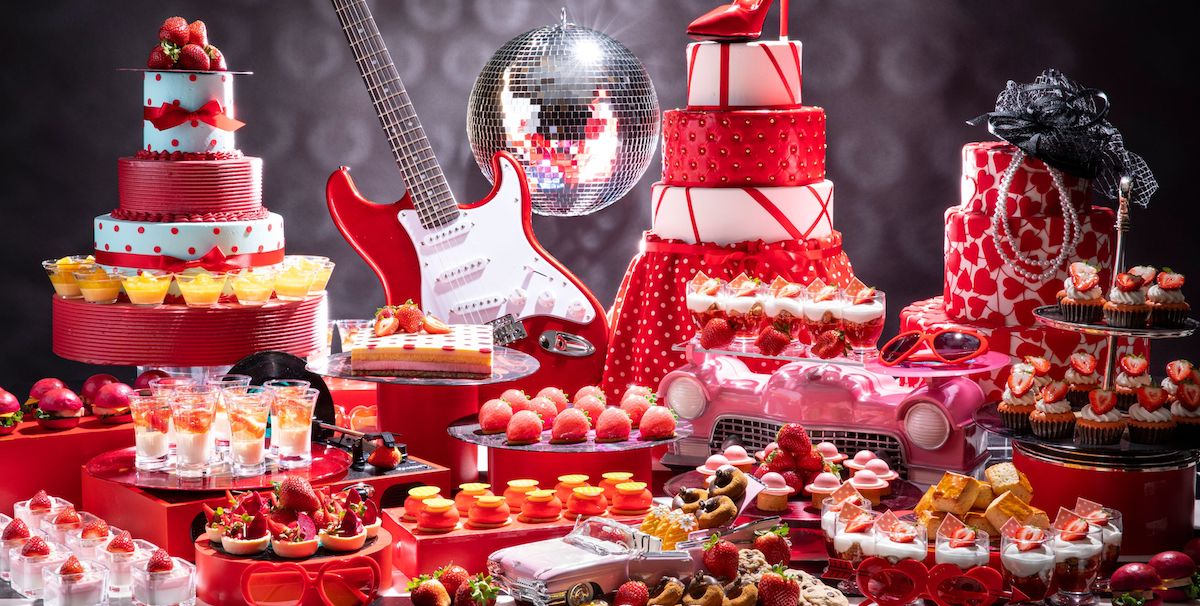 国産いちごをたっぷり使ったコンラッド東京のスイーツビュッフェ！50年代アメリカのポップでキュートな空間で