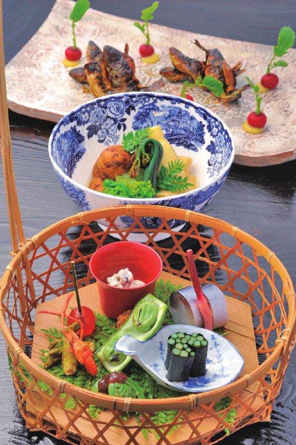 摘草料理1万8630円～（昼）※要予約