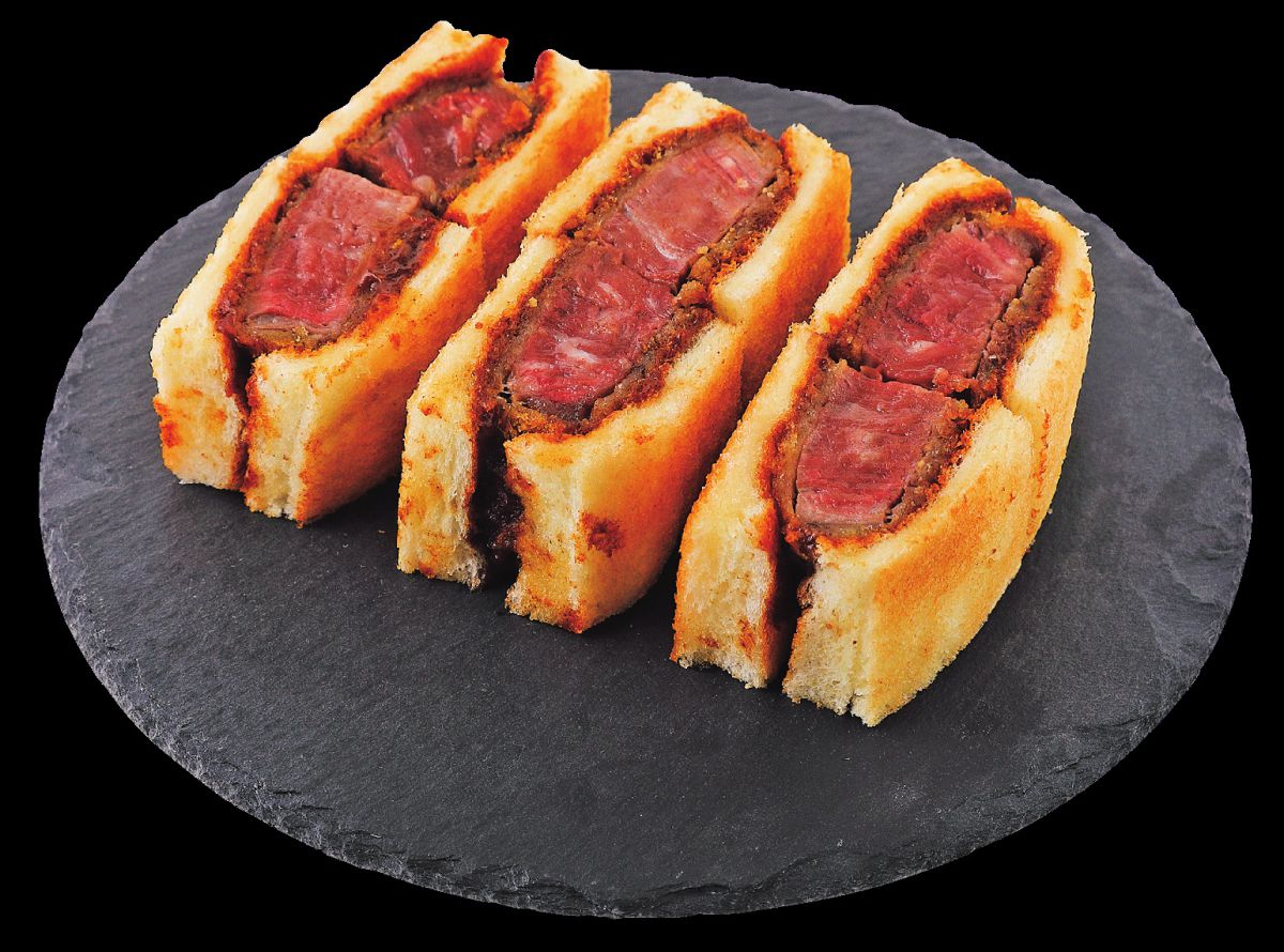 特撰国産牛ヘレカツサンド2800円