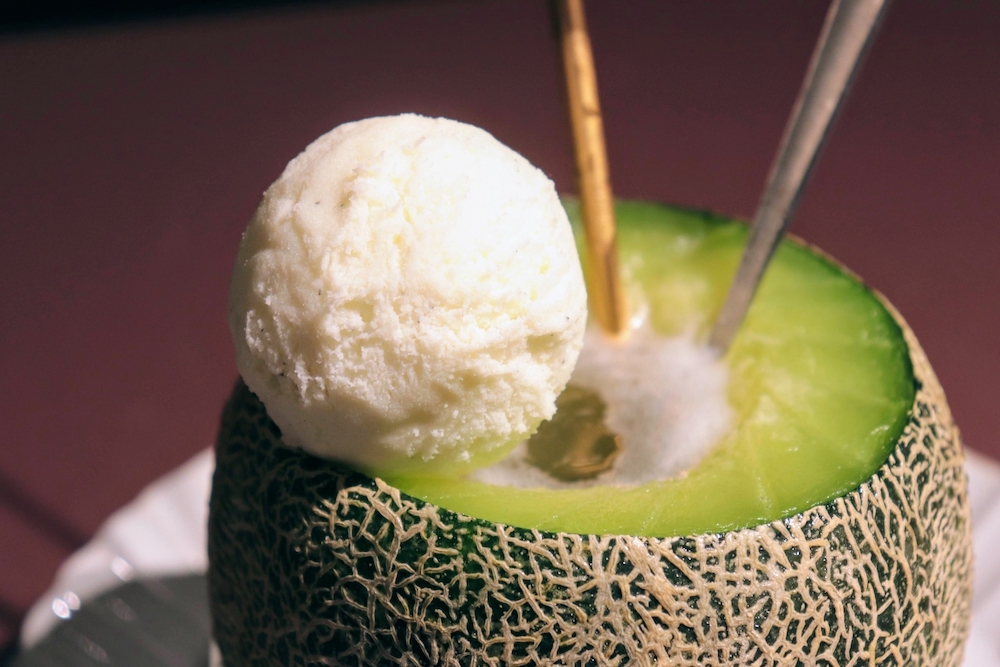 「メロンまるごとクリームソーダ」1200円