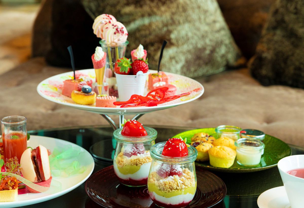 「蝶が舞うギャラリーアフタヌーンティー Strawberry Field」5300円(イメージ)