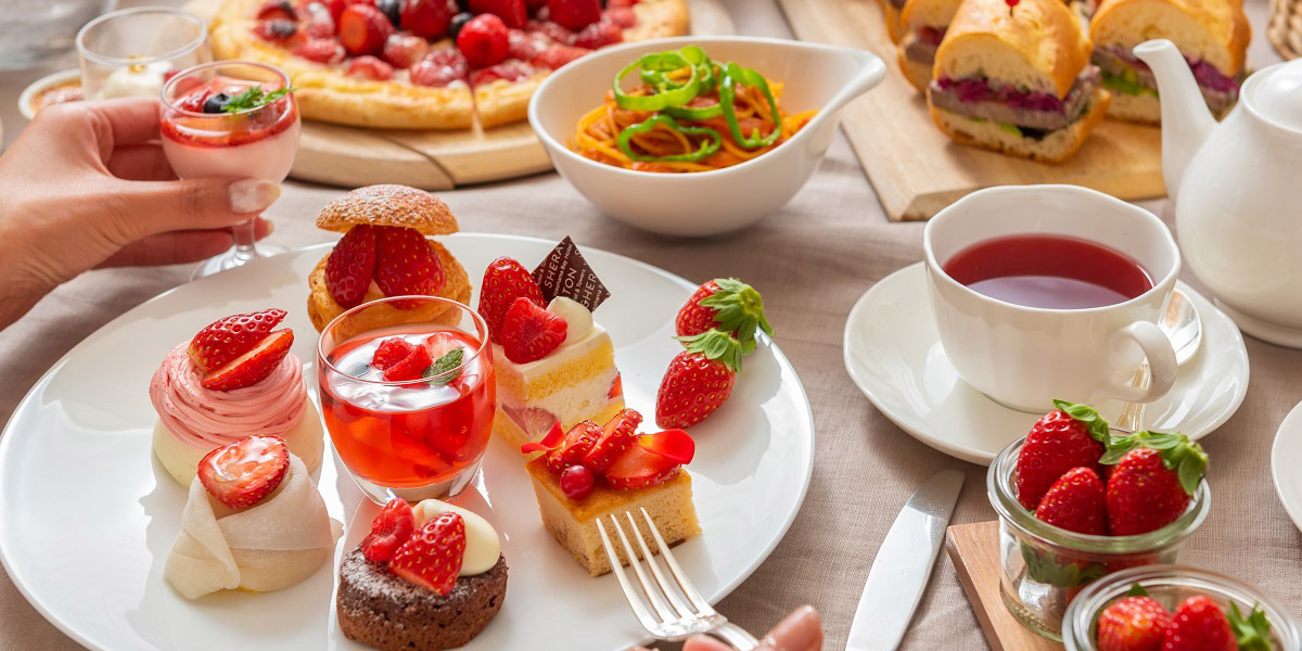 旬のいちごスイーツビュッフェは、ホテル最上階で。ブランドいちご『いちごさん』食べ放題♪