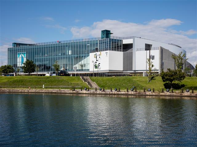 富山県美術館 （C）小川重雄