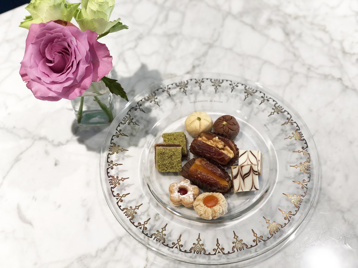 「焼菓子」各108円〜、「デーツ」各216円