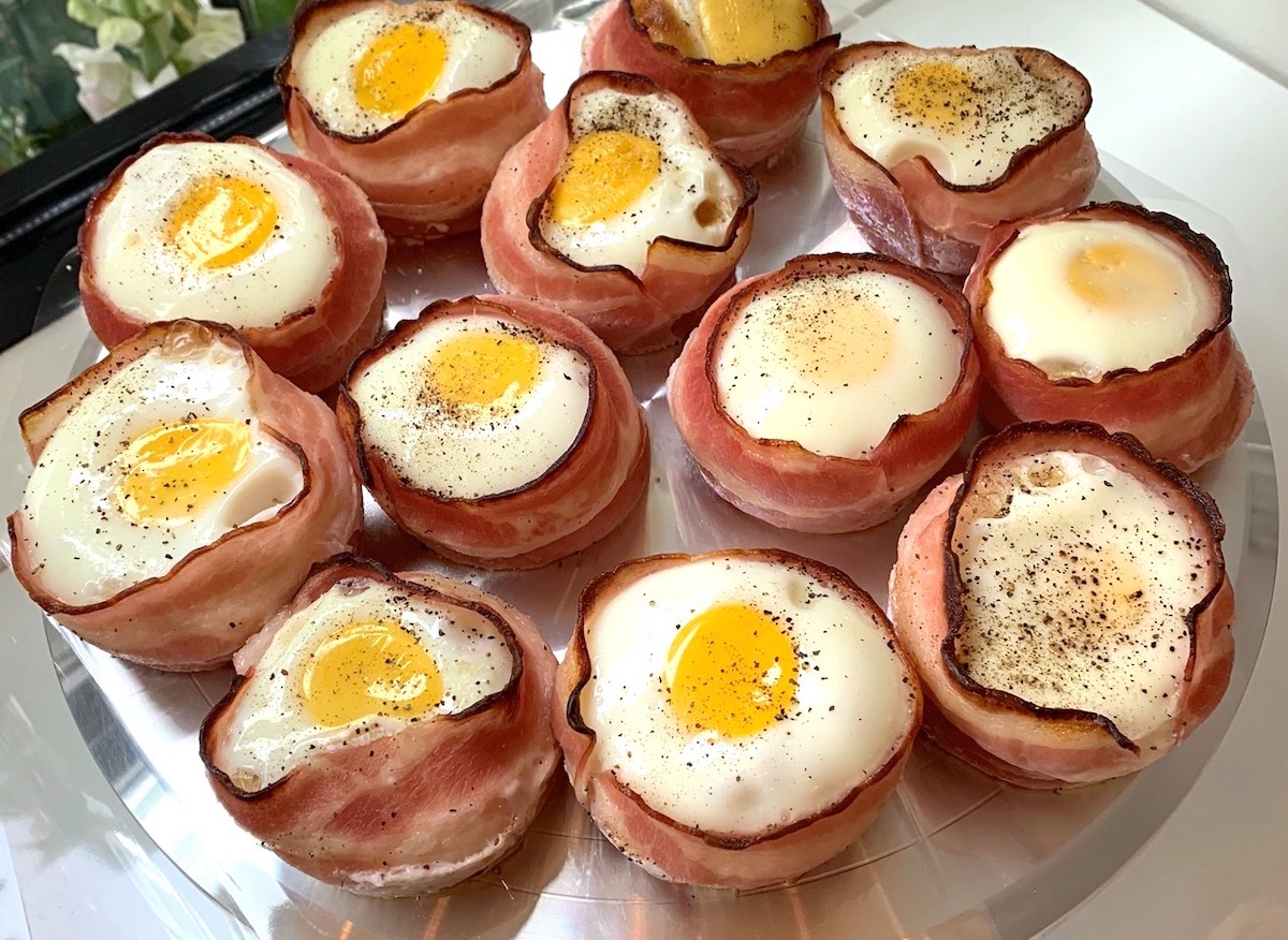 ベーコンエッグ 250円（税込）