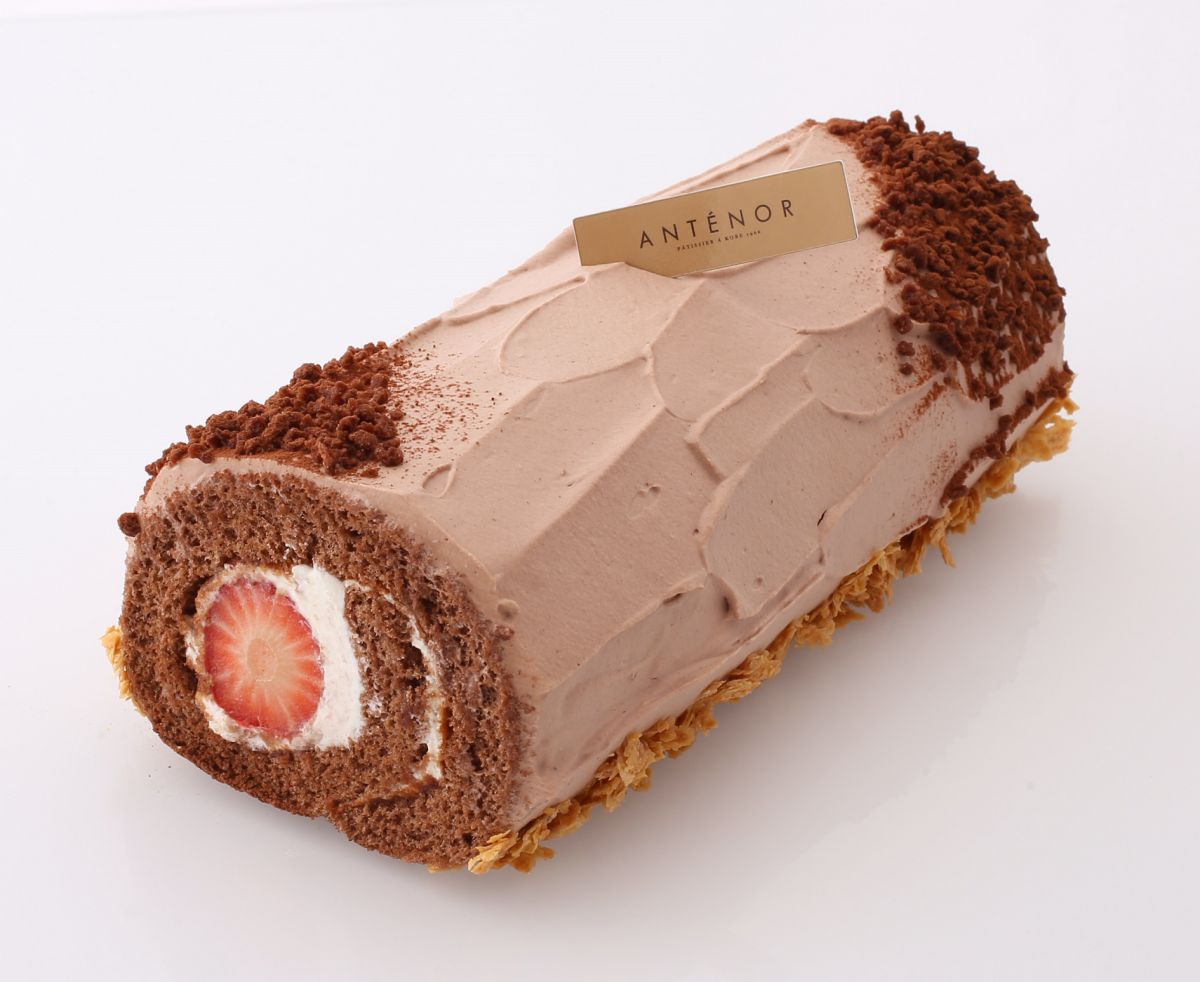 「あまおういちご（紅ほっぺいちご）のショコラロール」（長さ約16cm）1491円。販売期間：2021年1月13日（水）～2月28日（日）