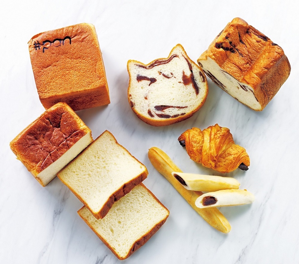 右上【愛知】ねこねこ食パン／ねこねこ食パン（1本、こしあん）810円 右下【丸ノ内】ポワンエリーニュ／（上）ヌーヴェル（1個）411円（下）アンビザー（１個）292円 左【中目黒】＃ハッシュタグパン／リッチプレミアムパン（１斤）681円