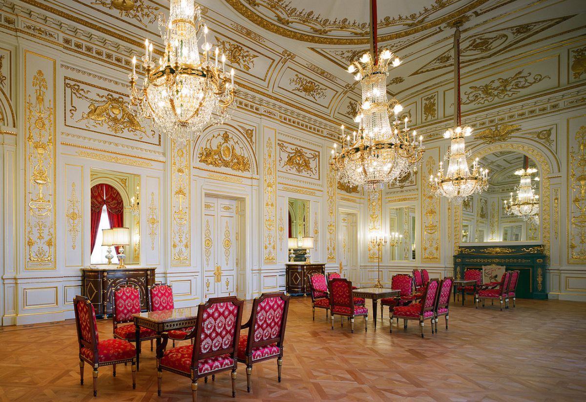 条約の調印式、首脳会談などに使用される「彩鸞の間」