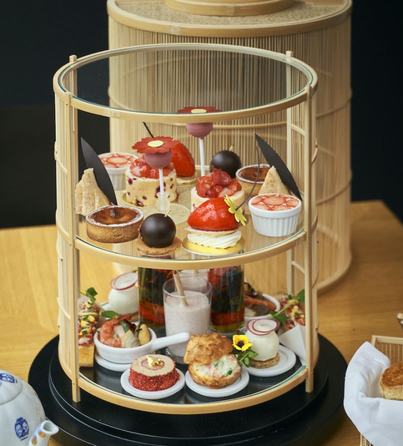 ザ ・キャピトル アフタヌーンティー(1名6655円、写真は2名分。要予約)