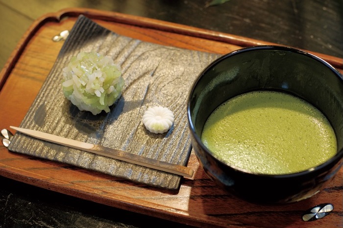 抹茶セット（上生菓子・干菓子付き）756円