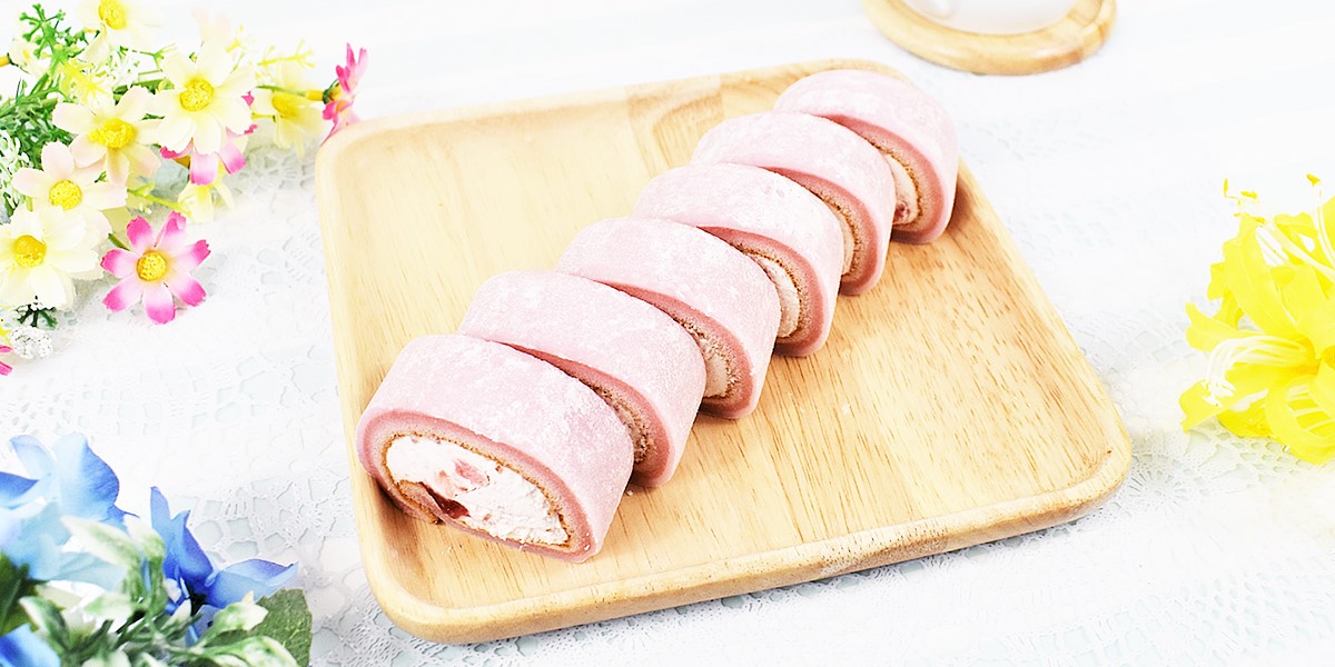 ローソン、お餅で巻いたもち食感ロール 苺みるく