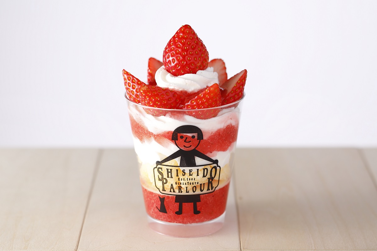 いちごのショートケーキパフェ  1045円