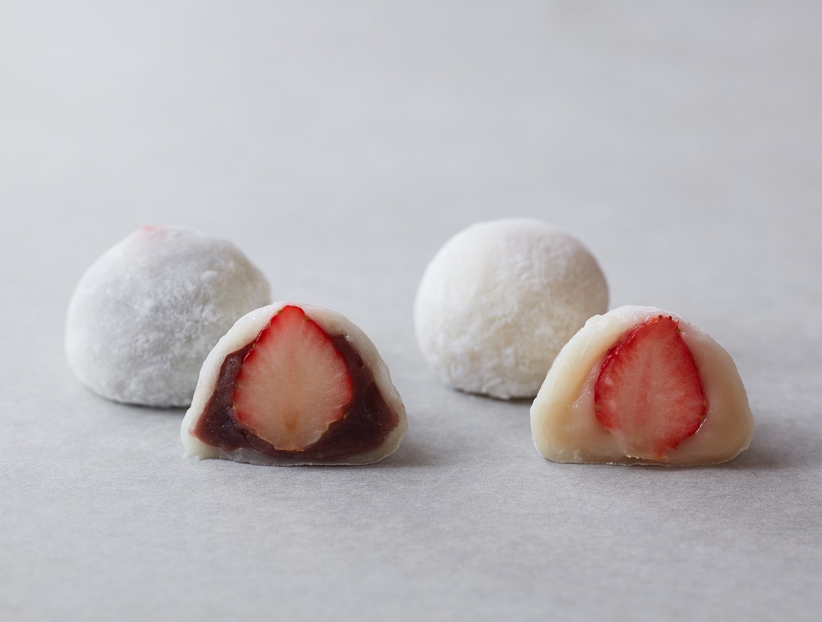 ミガキイチゴ大福（こし・みるく/1個）各432円