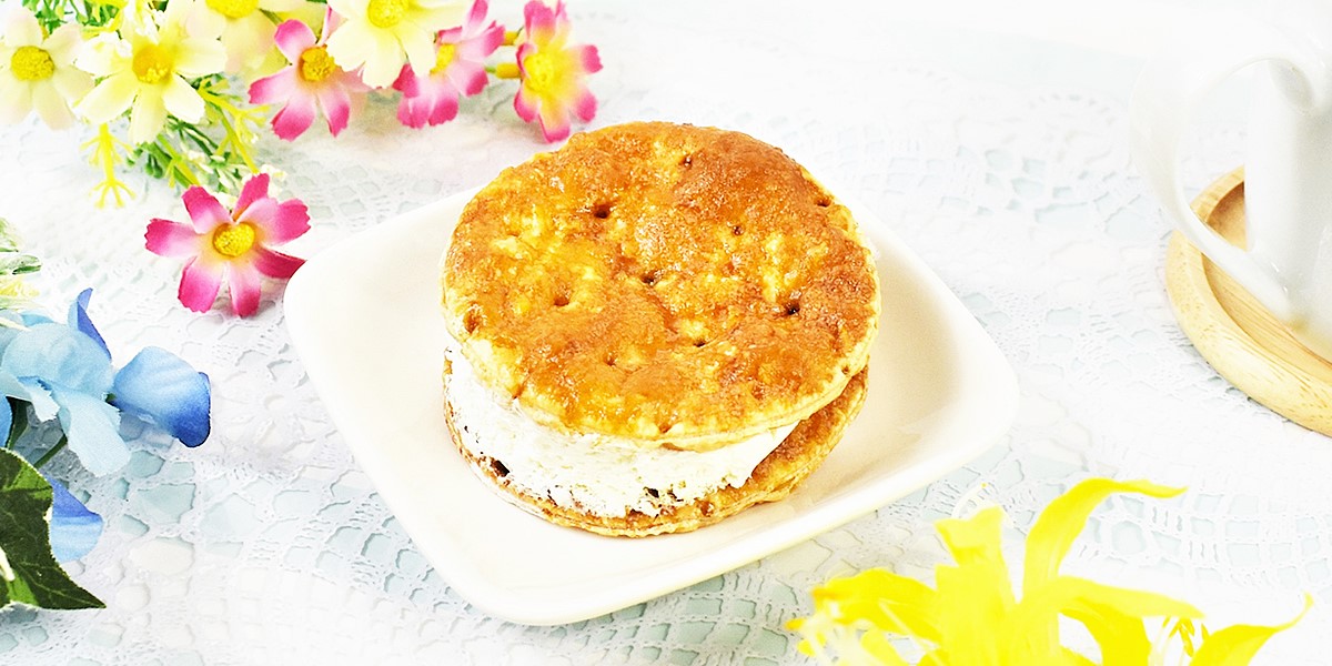 ローソン、アンサーク －あんこ＆苺みるくのサクサクサンド－