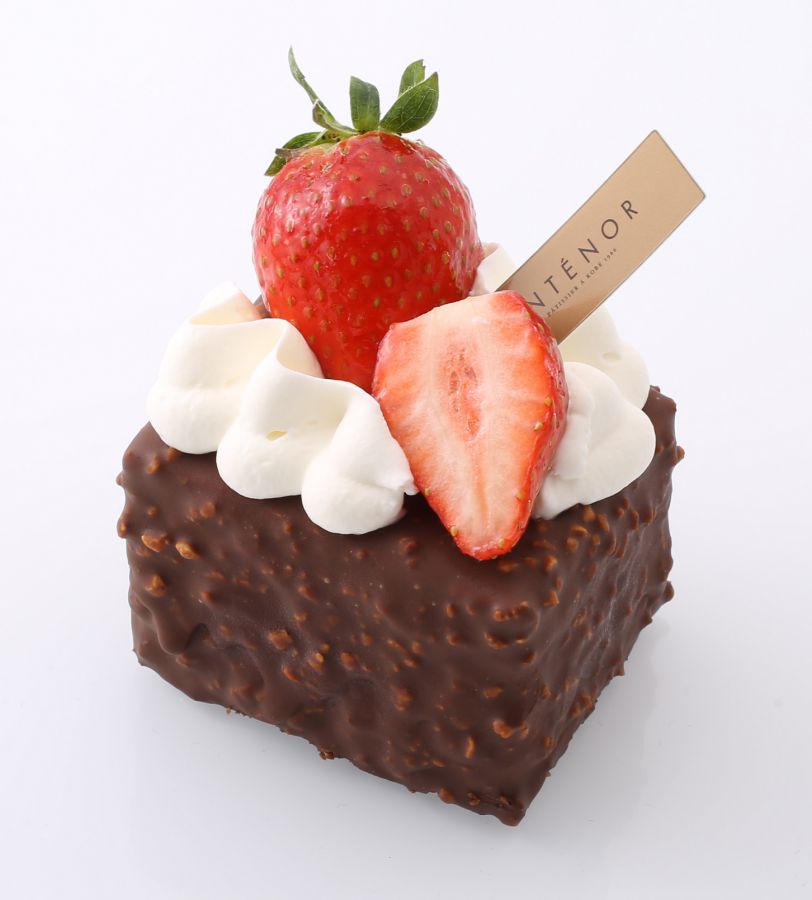 「あまおういちご（紅ほっいちご）とショコラのガトー」670円。販売期間：1月13日（水）～2月28日（日）