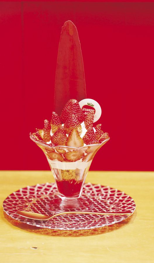 いちごのパフェ 1600円