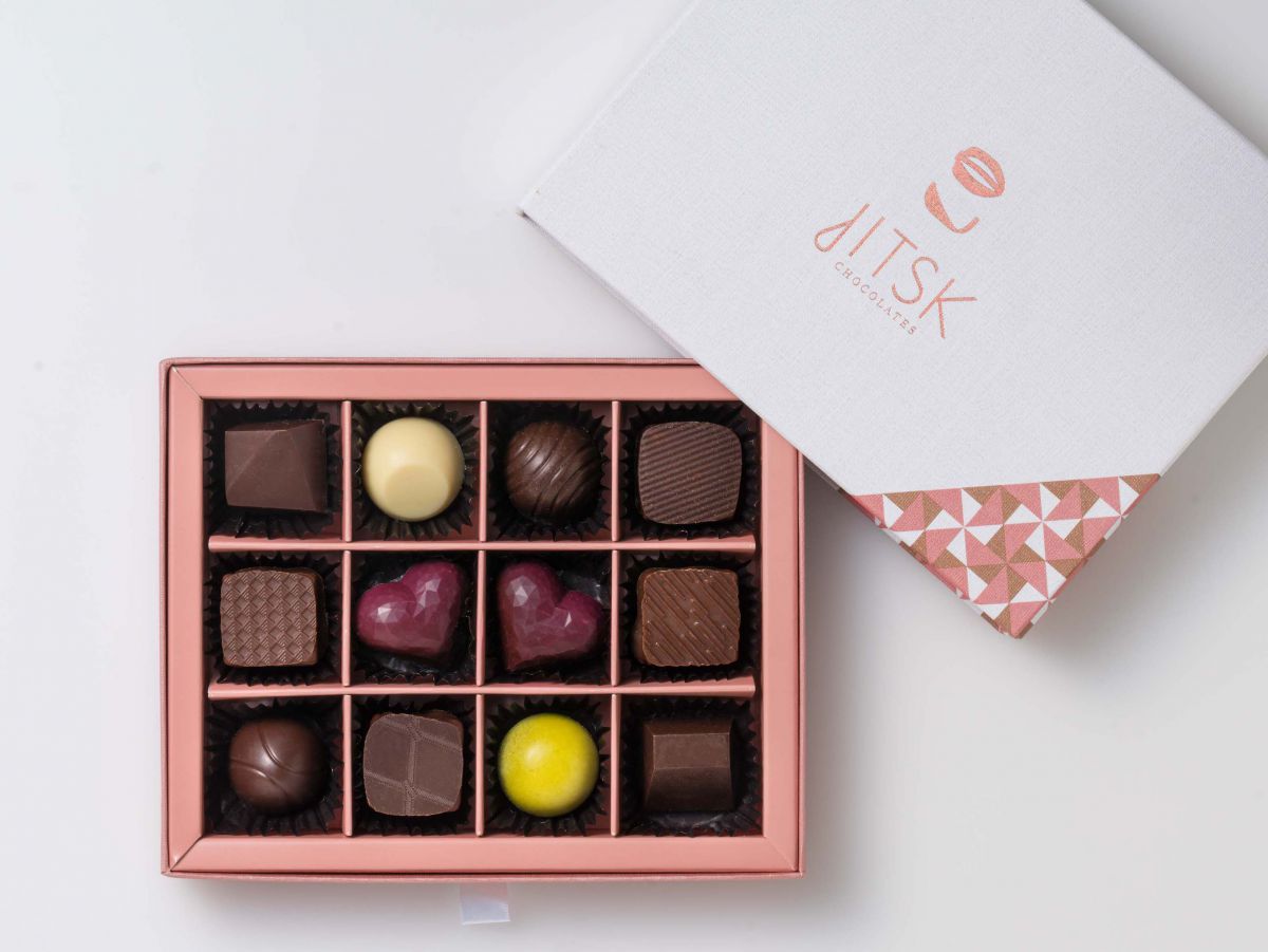 「セレクション12」4860円