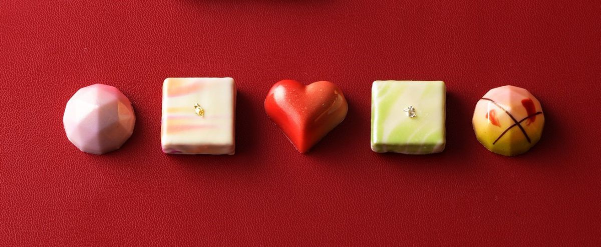 三越伊勢丹限定 〈岡田美術館チョコレート〉Okada Museum Chocolate『WHITE』　2801円（5個入）