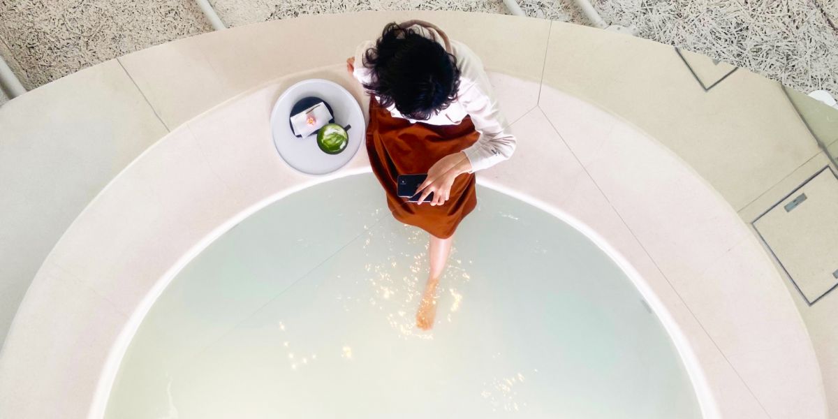 コスメ×カフェ×足湯まで！“命の洗濯”ができる新宿の体験型ショップ「YUBUNE」