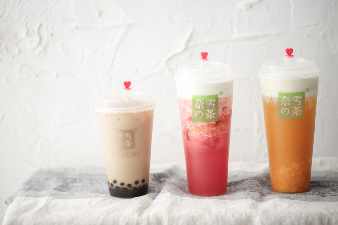 （左から）大紅袍烏龍タピオカミルクティー626円、いちごチーズティー、マンゴーチーズティー各842円