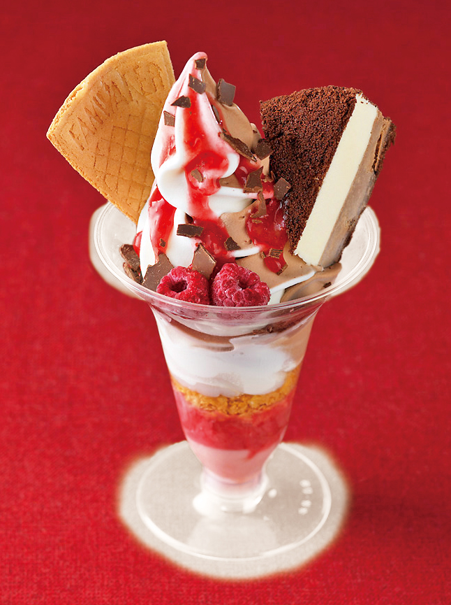 「小樽洋菓子舗ルタオ」マリアージュノルドパフェ  1個1188円