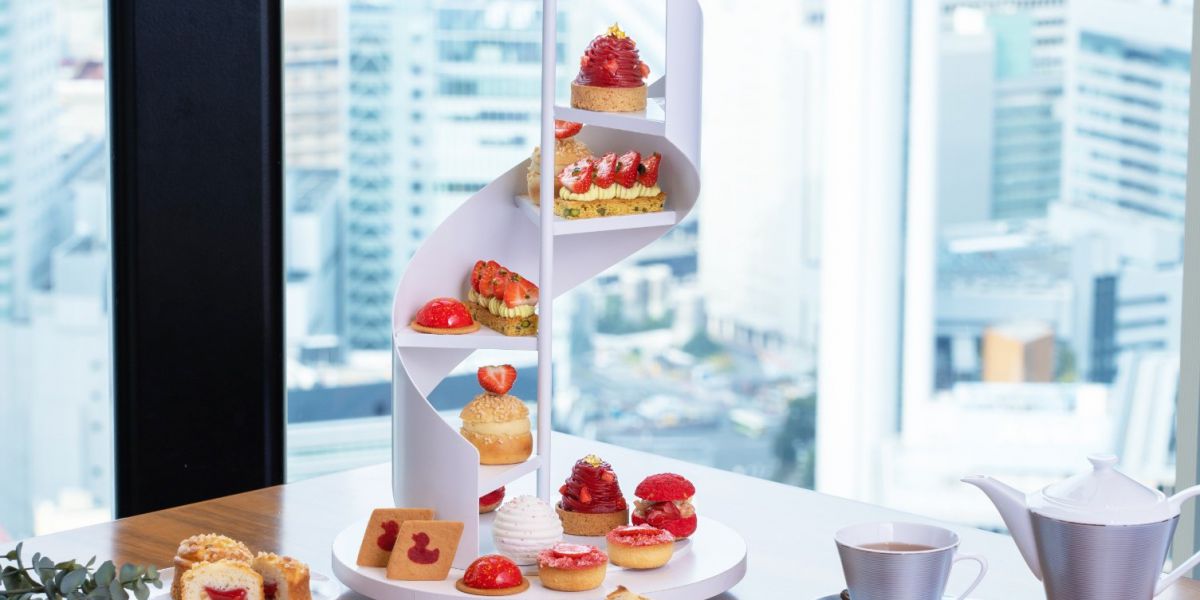 【コンラッド大阪】スペシャルビューといちごづくしの優雅なアフタヌーンティー