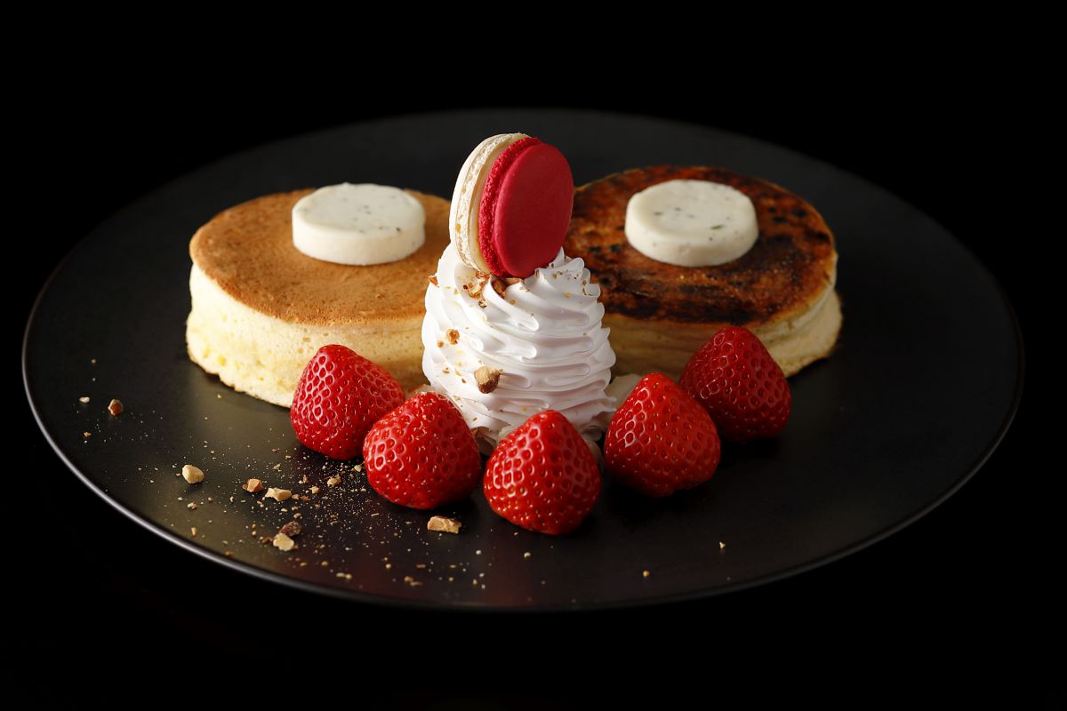 あまおうパンケーキ3200円（税・サービス料別）