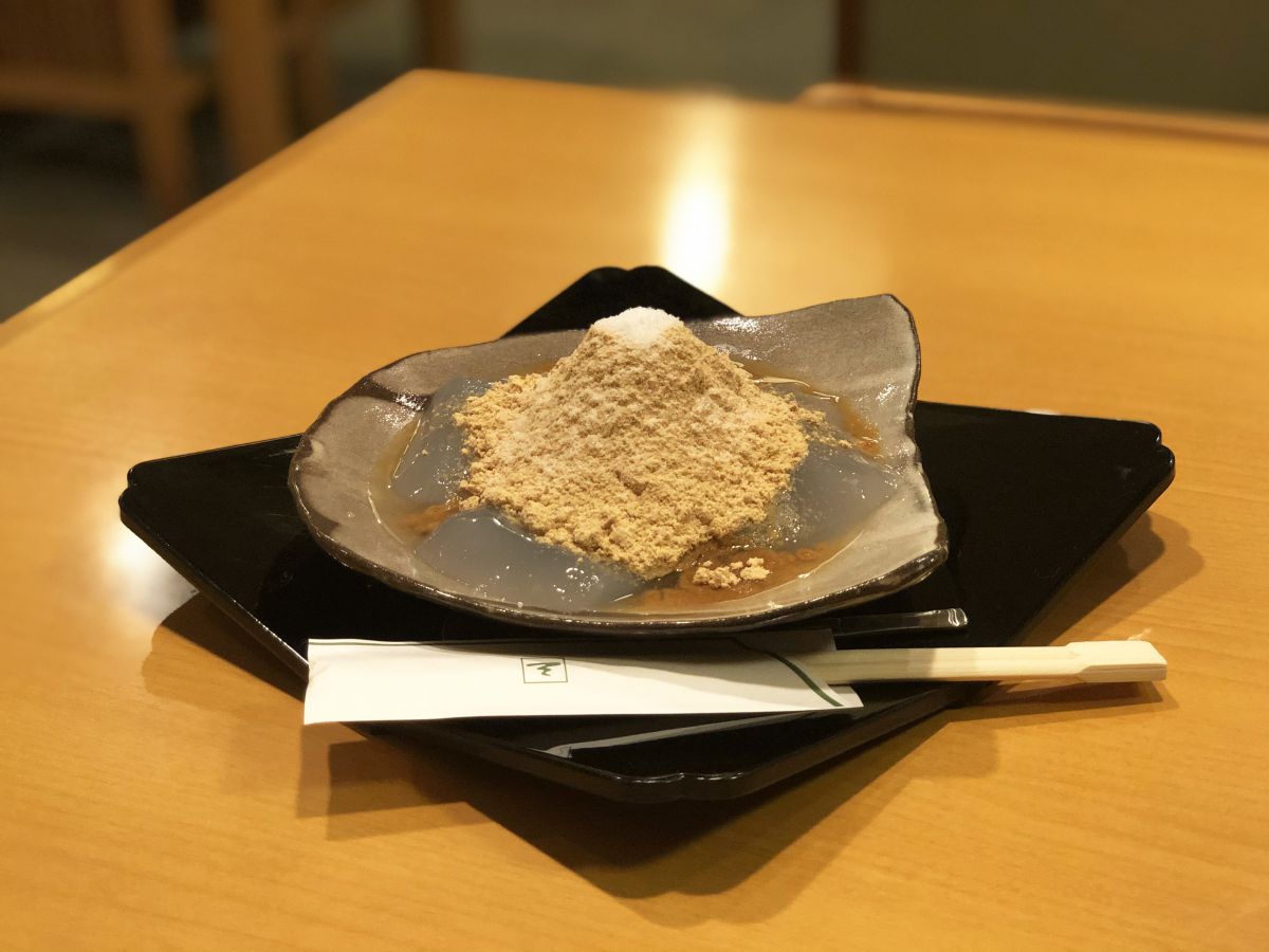 「わらび餅」800円（税抜）※テイクアウト可（前日までにご予約ください）