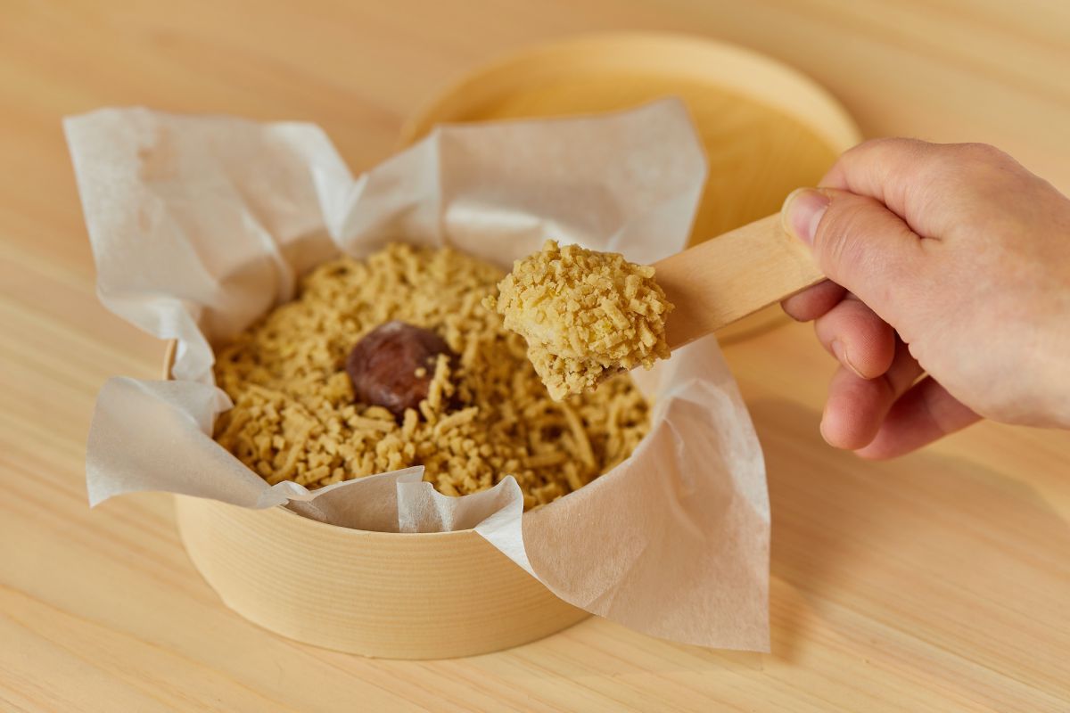 栗きんとん餅 1220円　日持ち 要冷蔵で2日間