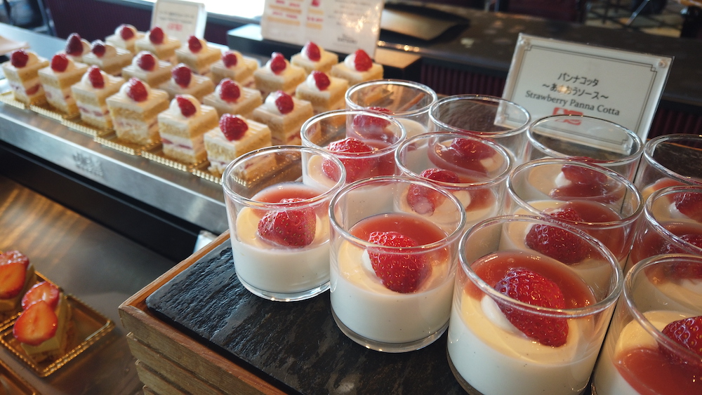 ホテルニューオータニのいちごスイーツビュッフェで幸せあまおうタイム【編集部員レポ！】