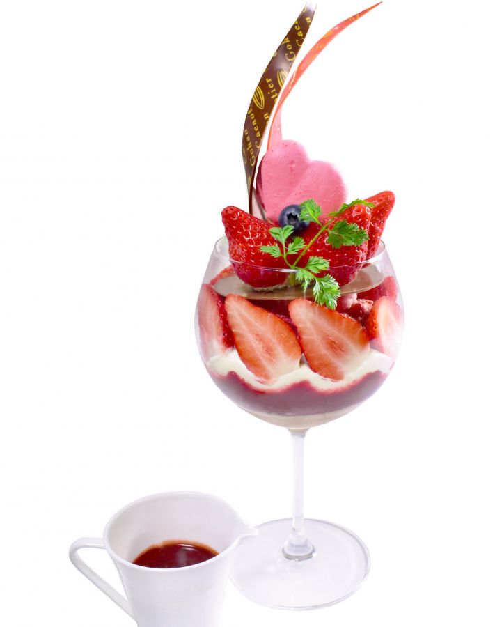 完熟イチゴとチョコレートのグランパフェ1980円