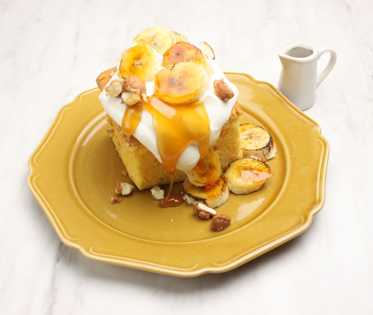 ブリュレバナナと塩キャラメル カステラデコケーキ  580円